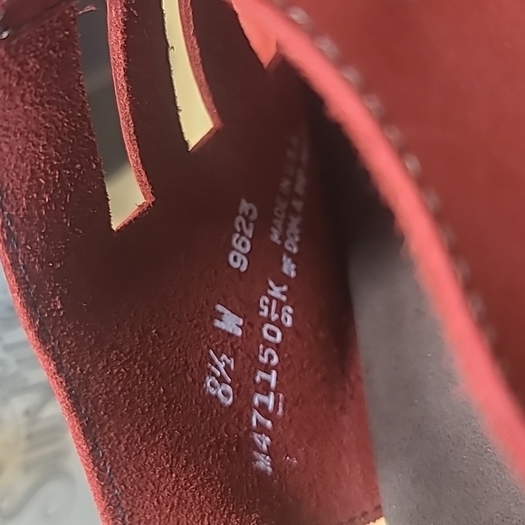 Munro Women's Red Leather Suede Sandals - Picture 6 of 7